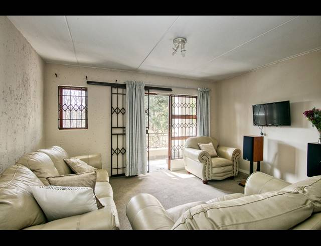 2 BEDROOM APARTMENT TO LET IN FERNDALE